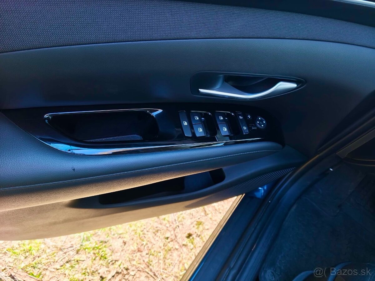 Hyundai Tucson Family - 13