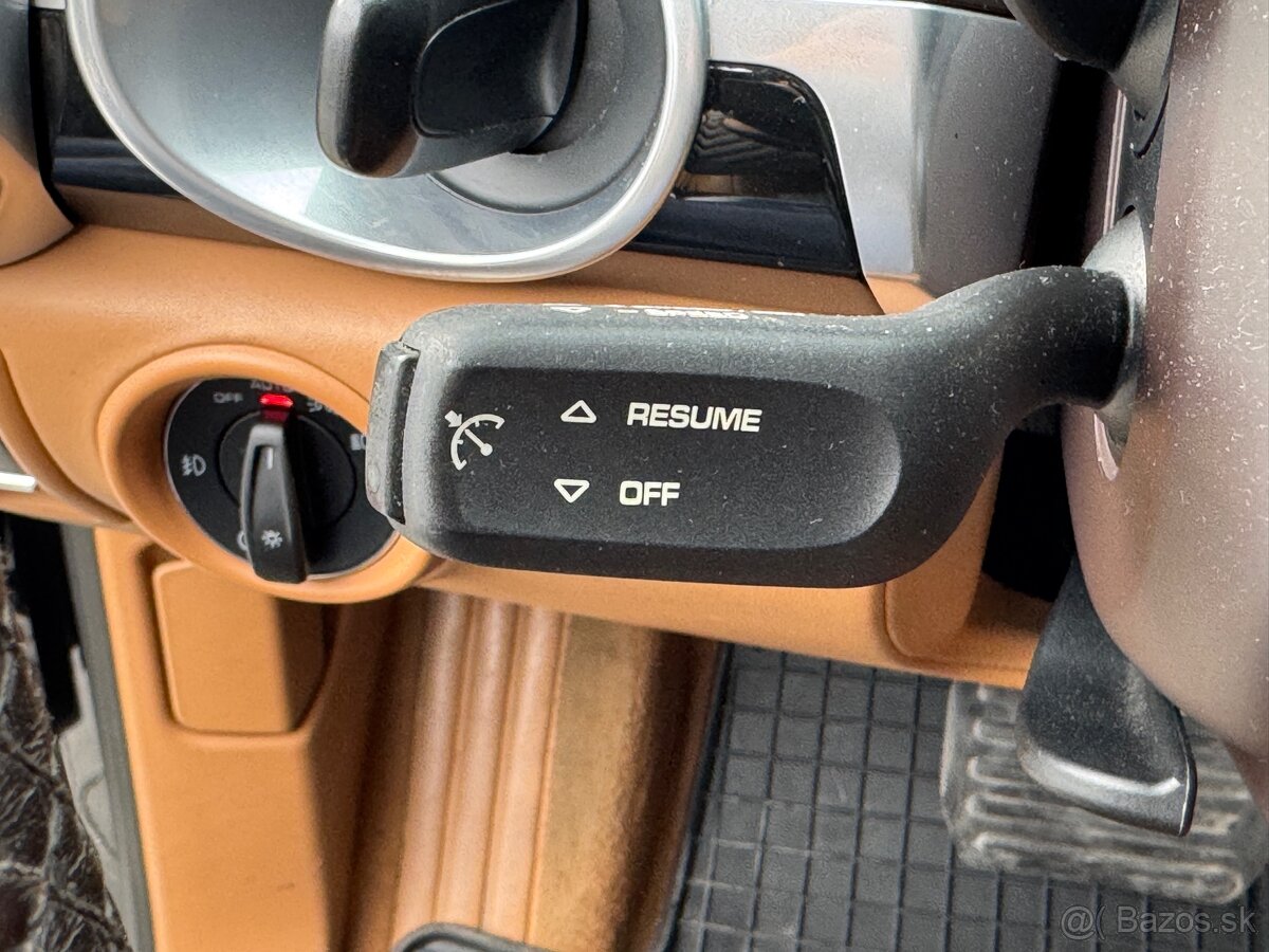 Porsche Cayenne - 13