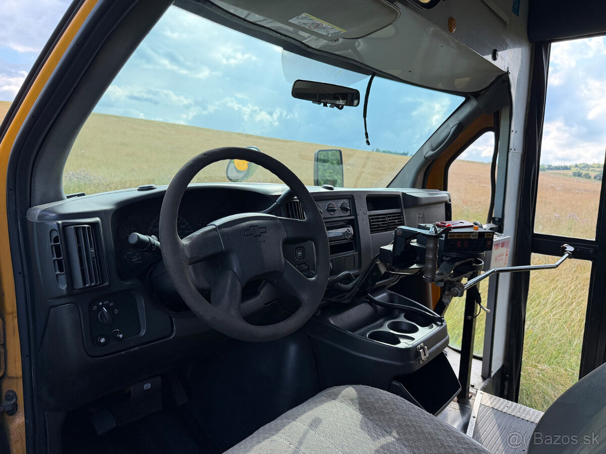 CHEVROLET EXPRESS – USA SCHOOLBUS – 6.6 DURAMAX DIESEL - 13