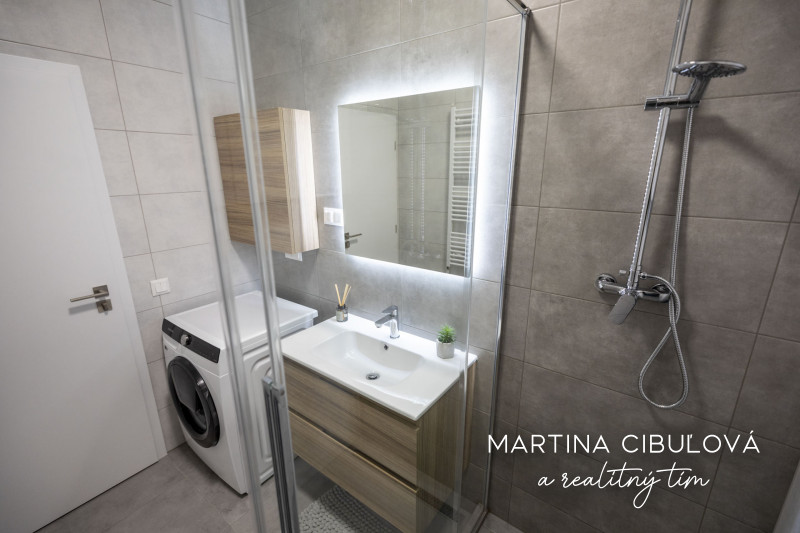 Na predaj 2 izbový štýlový zariadený byt v novostavbe v Bans - 13