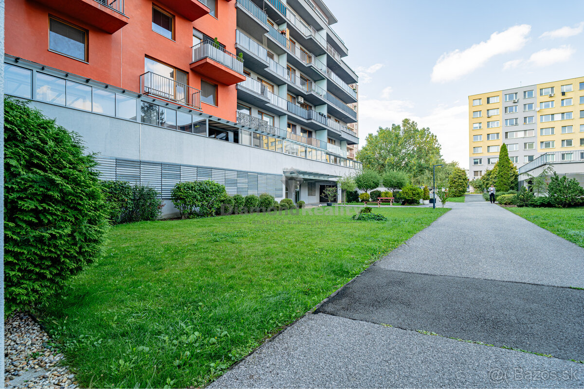 NA PREDAJ VEĽKÝ 2 IZBOVÝ BYT 68m2 + 9m2 TERASA V NOVOSTAVBE - 13