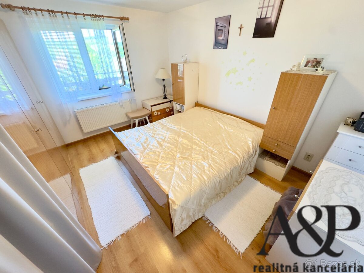 4 IZBOVÝ RD S GARÁŽOU, POZEMOK 960M2, BREZOVÁ POD BRADLOM - 13