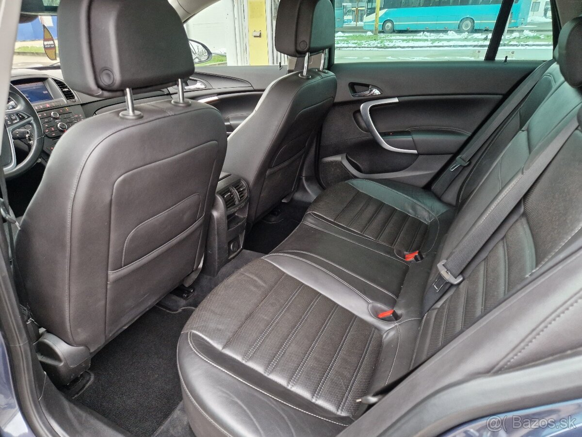 Opel Insignia ST 1.6 Turbo ECOTEC Cosmo - 13