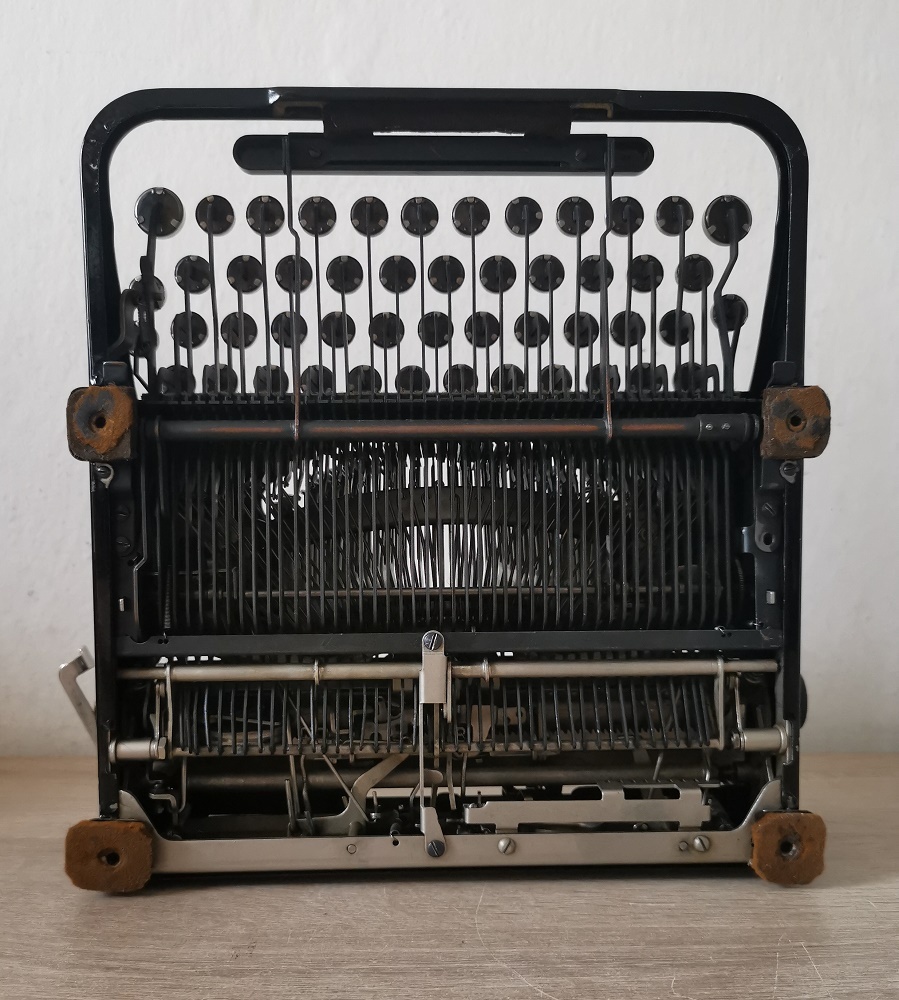 Luxusný starožitný písací stroj ROYAL P z roku 1931 - 13