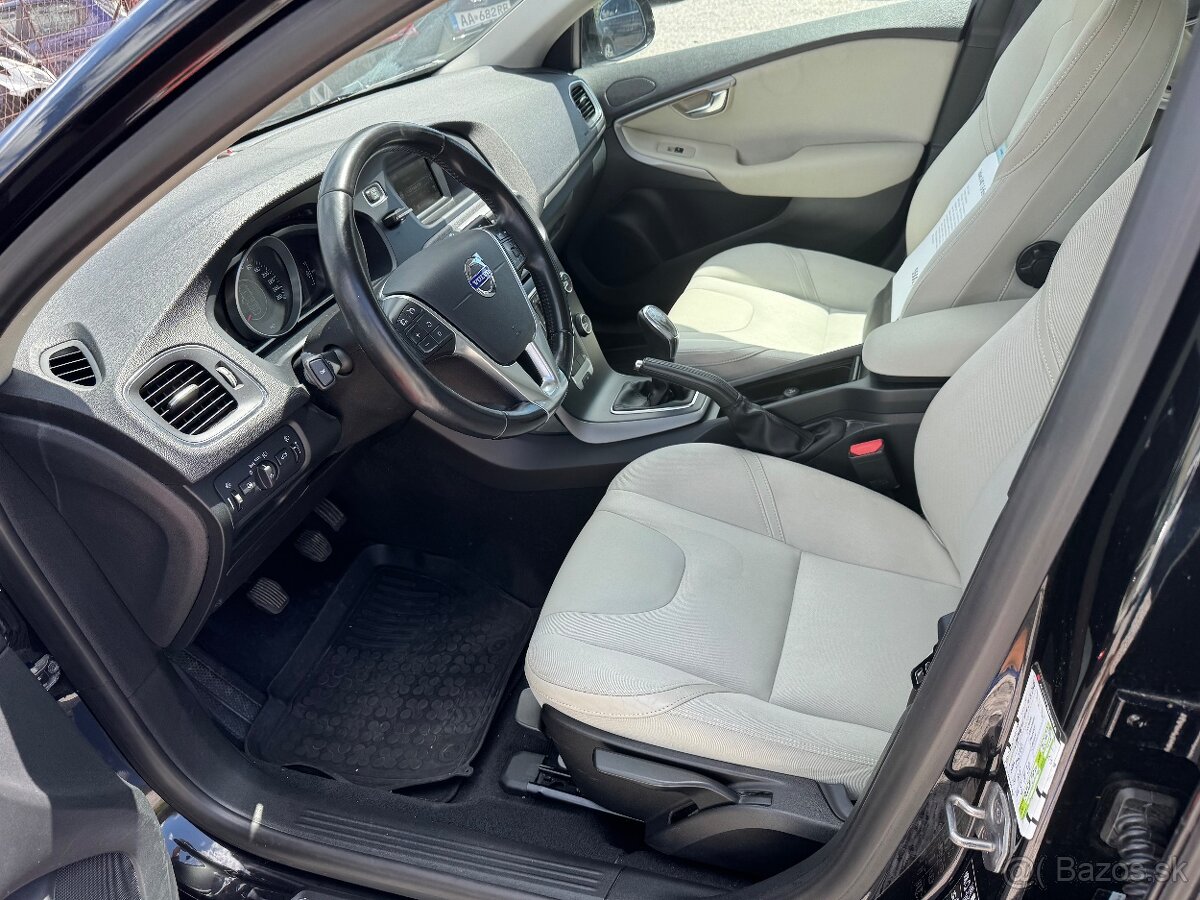 Volvo V40 1,6 diesel - 13