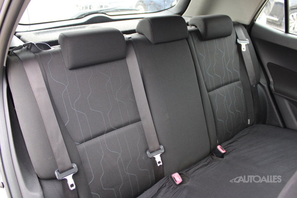 Toyota Auris 1,3 VVT-i 73 kW - 13