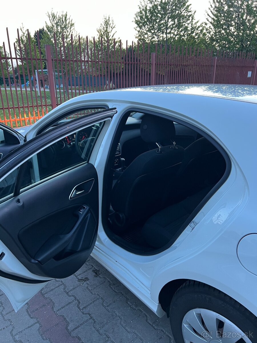 Mercedes-Benz A Trieda 160d 2016 - 13