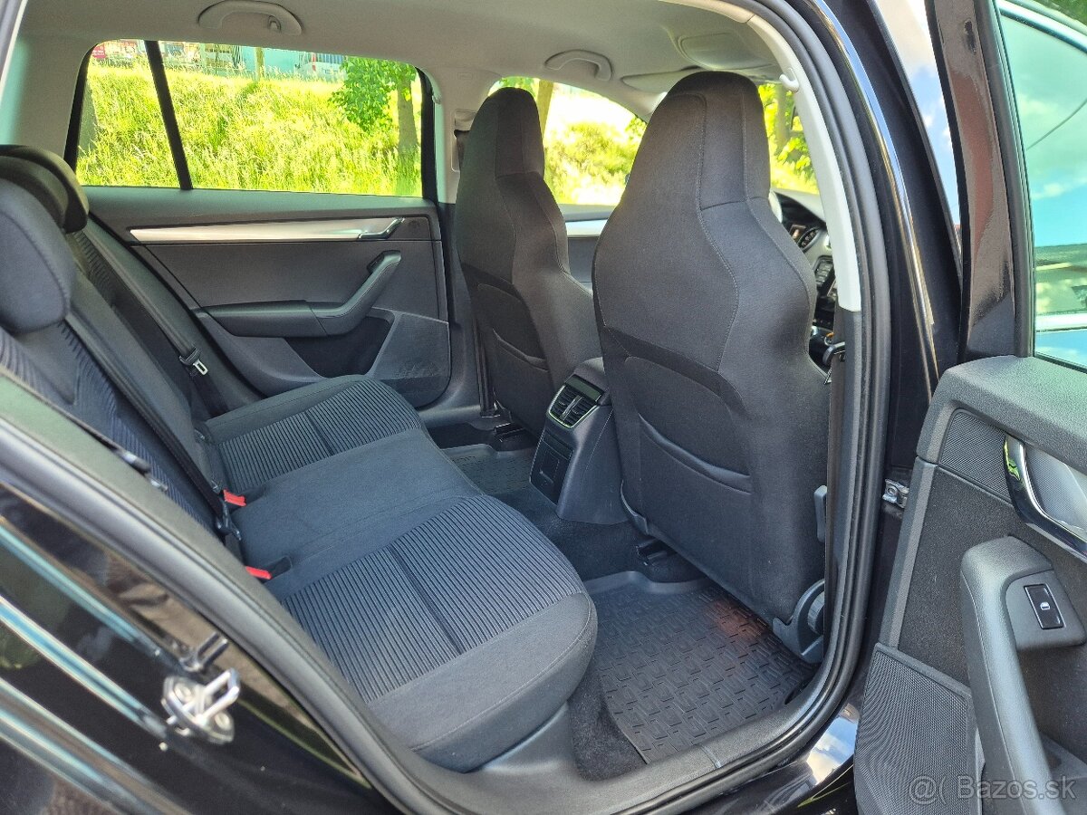 ===Škoda Octavia Combi 1.6 TDI Elegance 4x4=== - 13