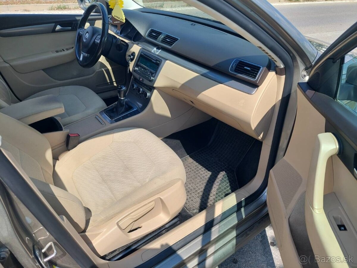 Volkswagen Passat 2.0 TDI BMT Comfortline - 13