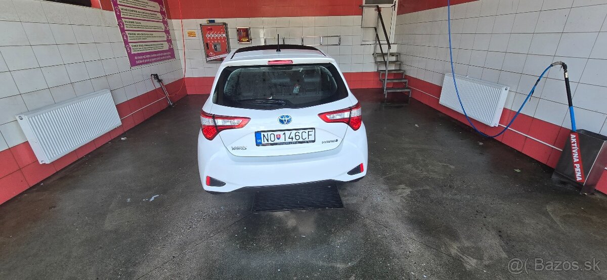 Toyota Yaris Hybrid 1.5 - 13