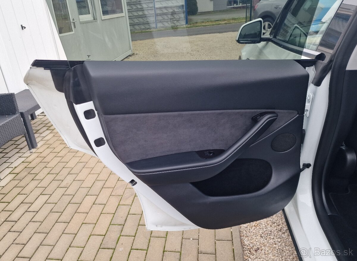 TESLA MODEL Y DUAL MOTOR LONG RANGE AWD - 13