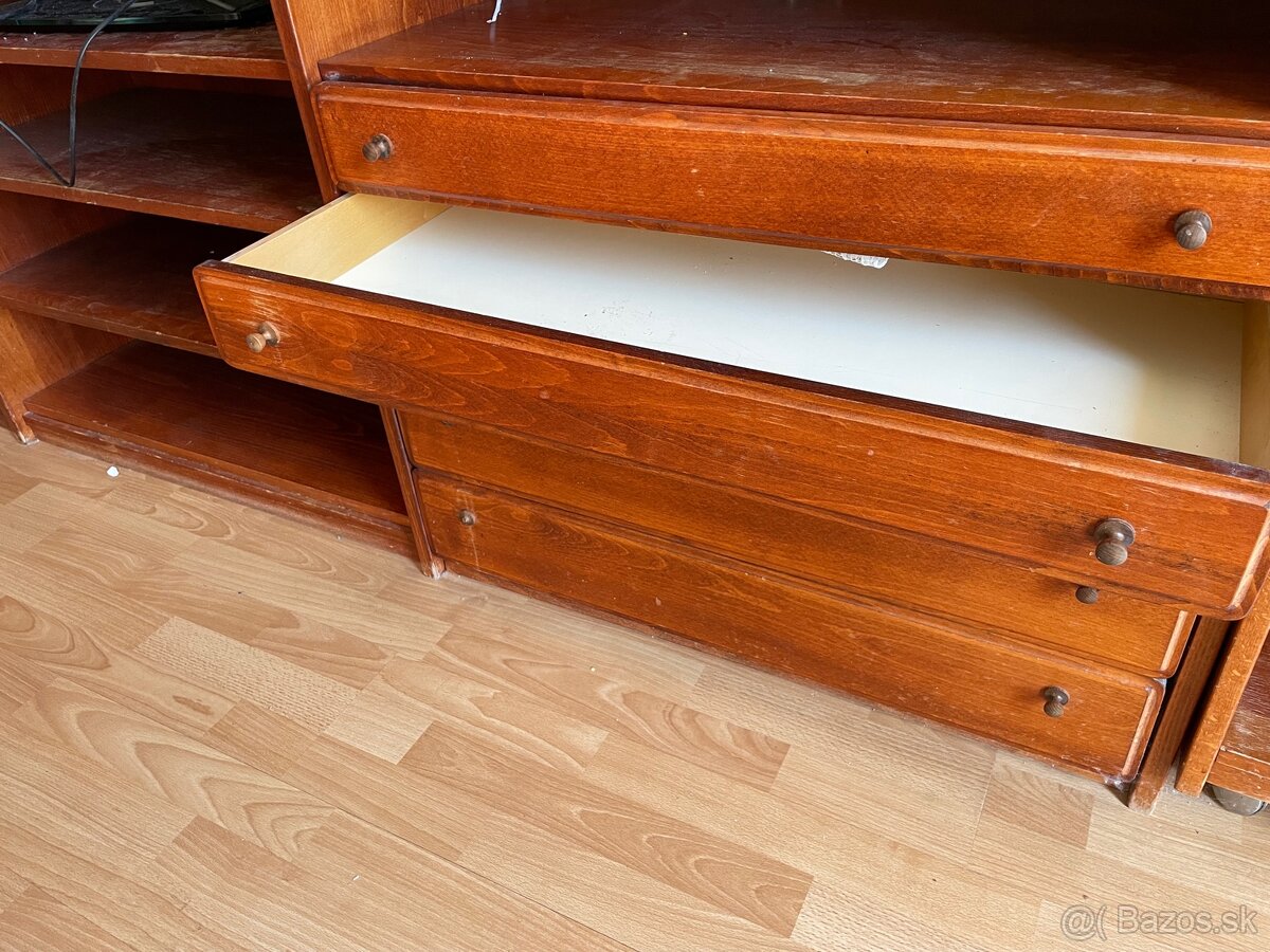 Darujem kvalitnú obývaciu stenu z dreva - 13