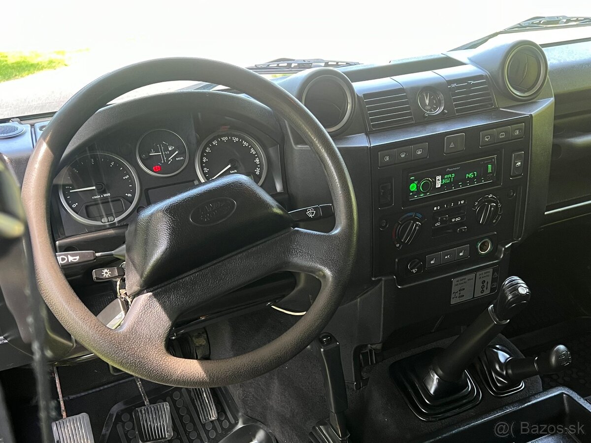 Land Rover Defender 2.4 TD - 13