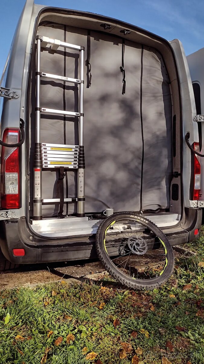 Renault Master Campervan - 13