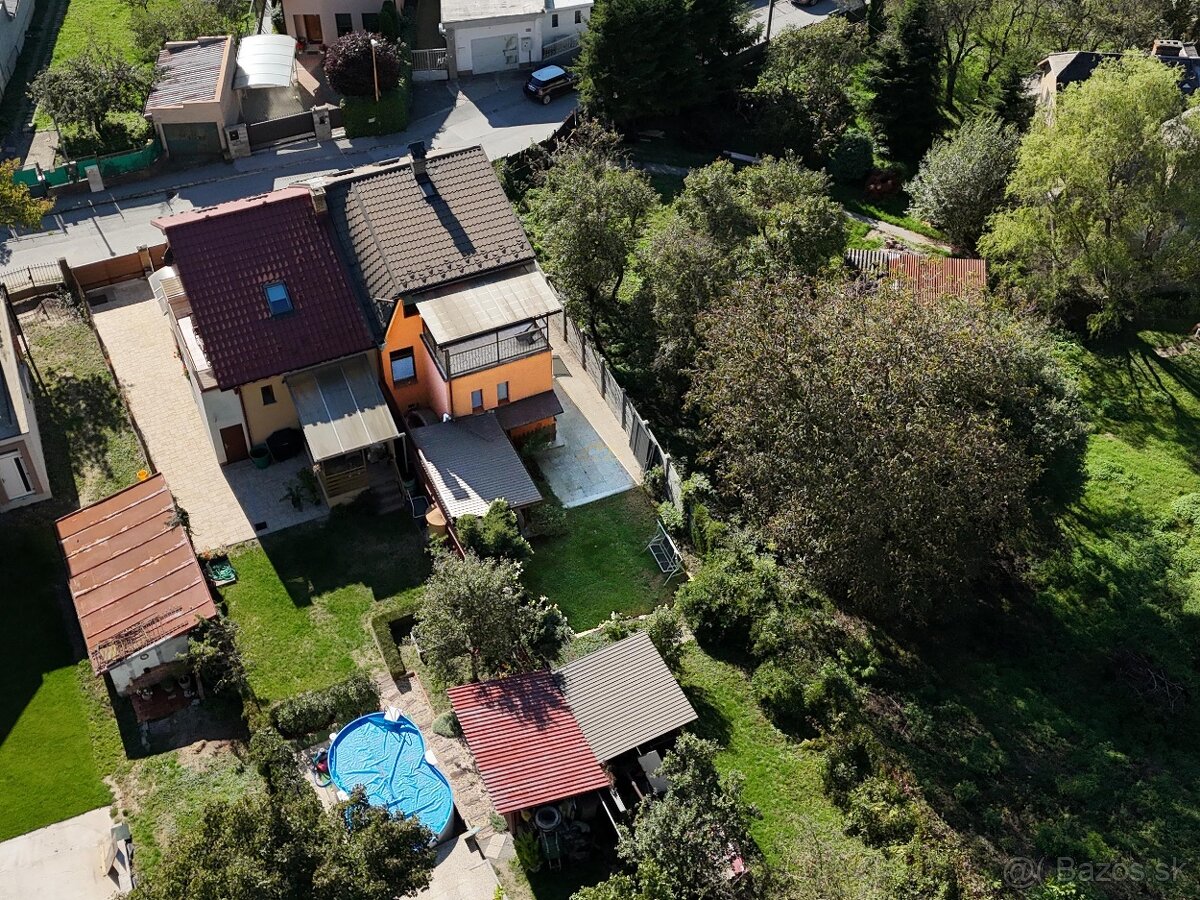 Mestský DOM so záhradou 807 m², 2x kúpeľňa, klíma / Orechová - 13