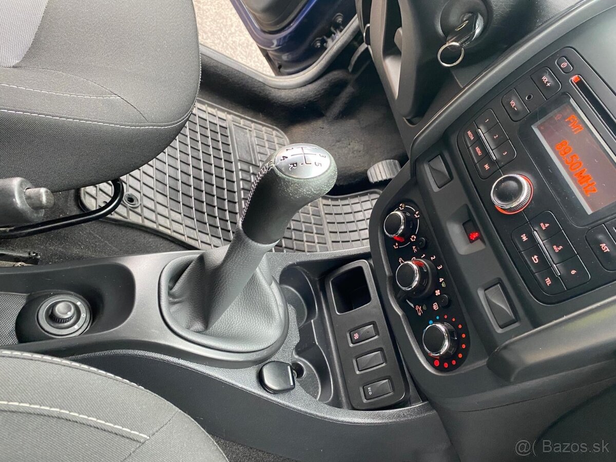 Dacia Duster 1.6i - 13