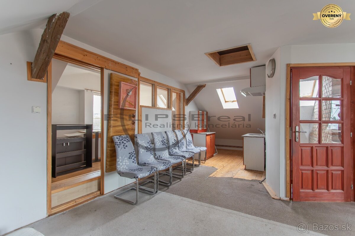 NA PREDAJ dva rodinné domy s tromi byt. jednotkami v Stupave - 13