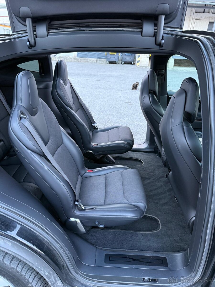 TESLA MODEL X 75D FREE SUPERCHARGING - 13