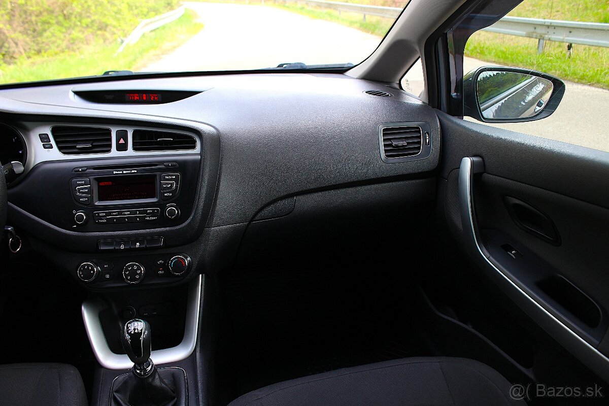 KIA.....CEED...66KW...CRDI...MANUAL 6st...2013....179TIS..KM - 13