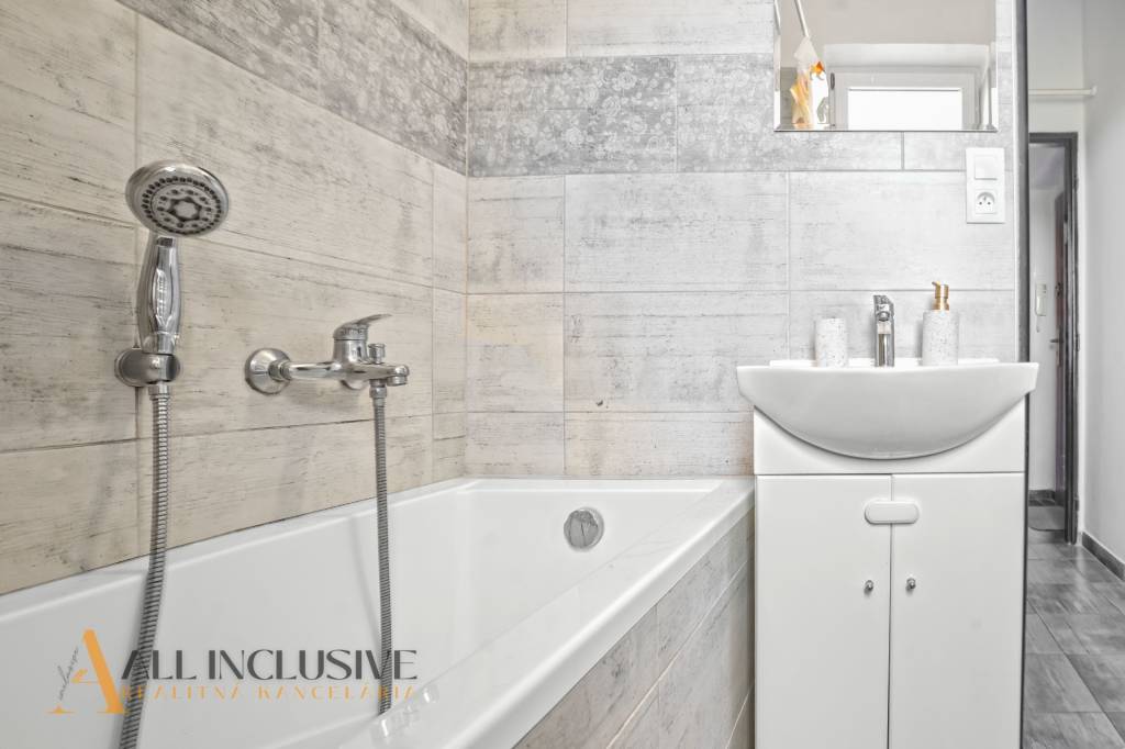 ALL INCLUSIVE | NA PREDAJ 3-IZBOVÝ BYT S PIVNICOU, ZLATÉ KLA - 13