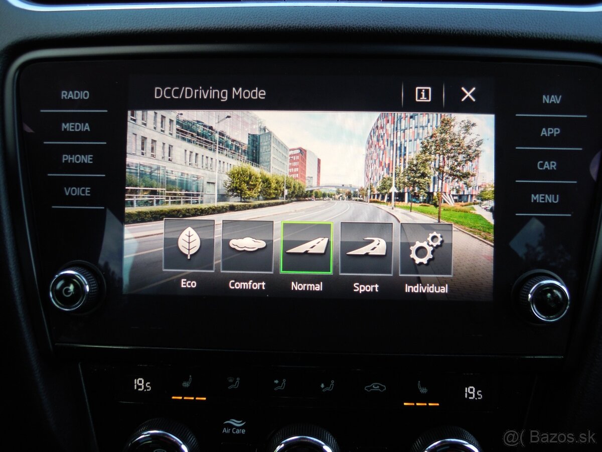 Škoda Octavia, 2.0TDi SOLEIL - DSG - VIRTUAL - 13