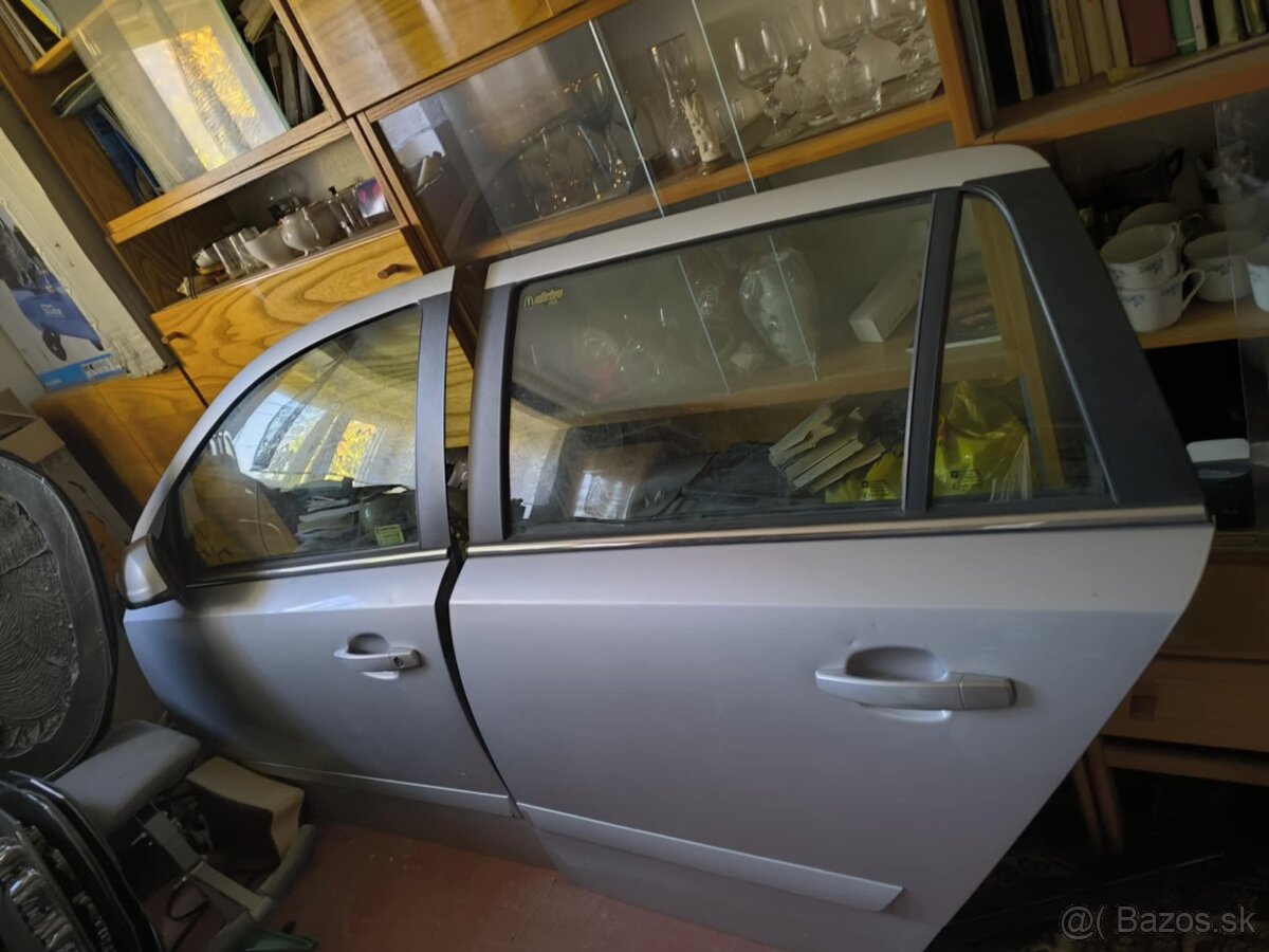 Opel Astra H 1.7 CDTI Zvyšné náhradné diely - 13