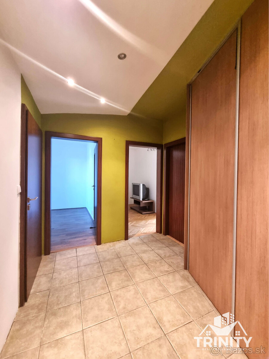 Na prenájom veľký 3-izbový byt s dvoma balkónmi v meste Nové - 13