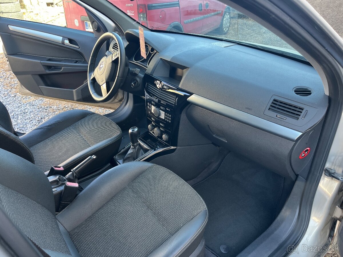 Opel Astra 1.6 85 kW - 13