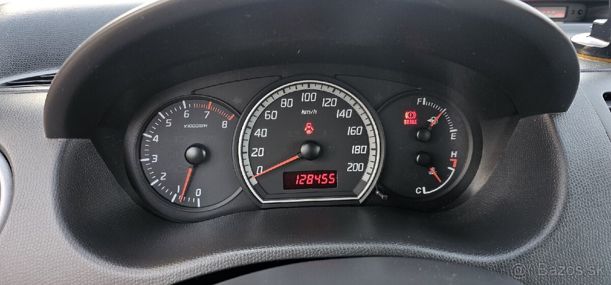 Suzuki Swift 1.3 benzín, r.v 2008 - 13