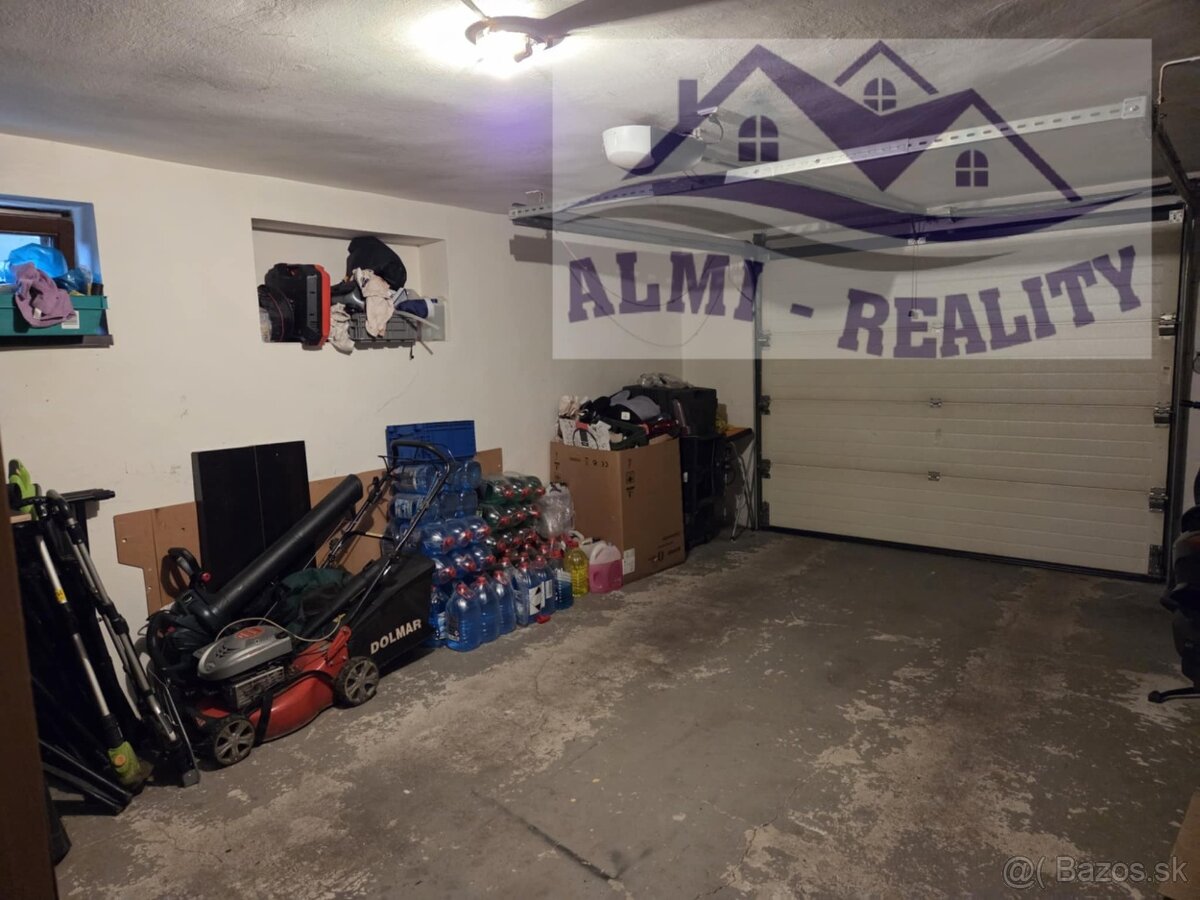 Rodinný dom s garážou - 13
