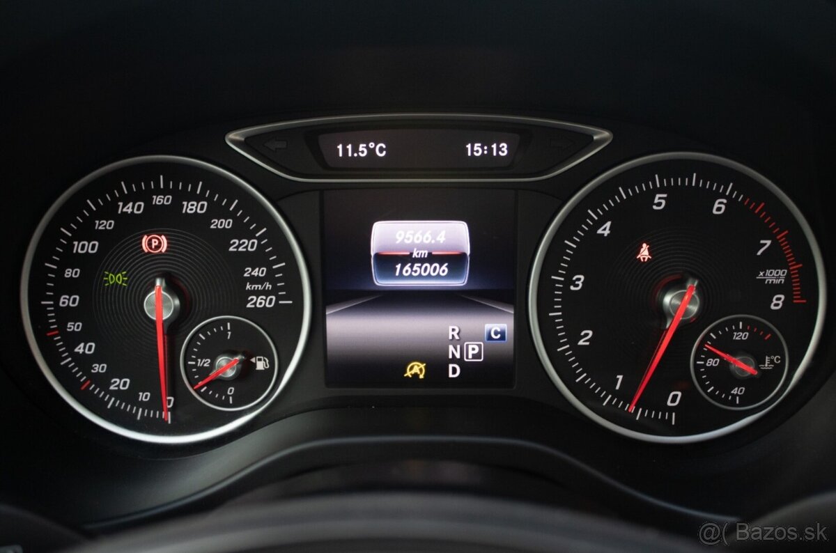 Mercedes-Benz GLA 180 A/T - 13