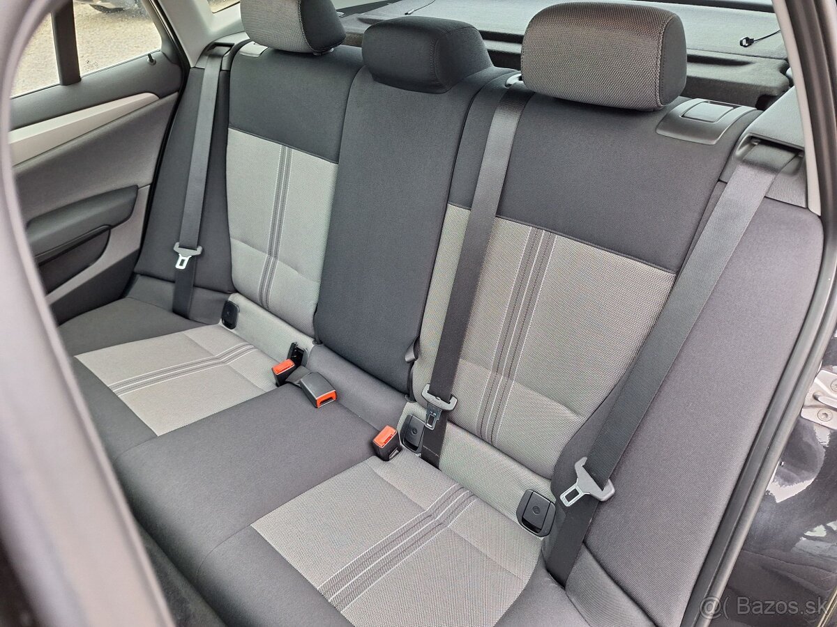 BMW X1 2.0d xDrive xLine - PANO, NAVI - 13