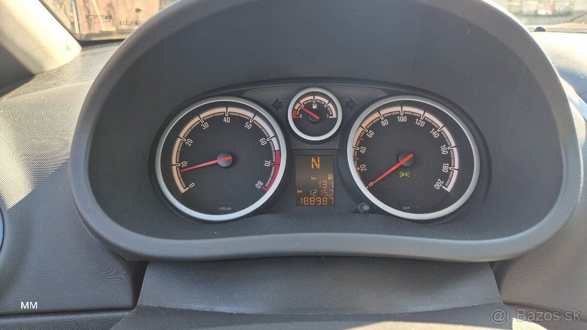 Opel Corsa automat, benzín - 13