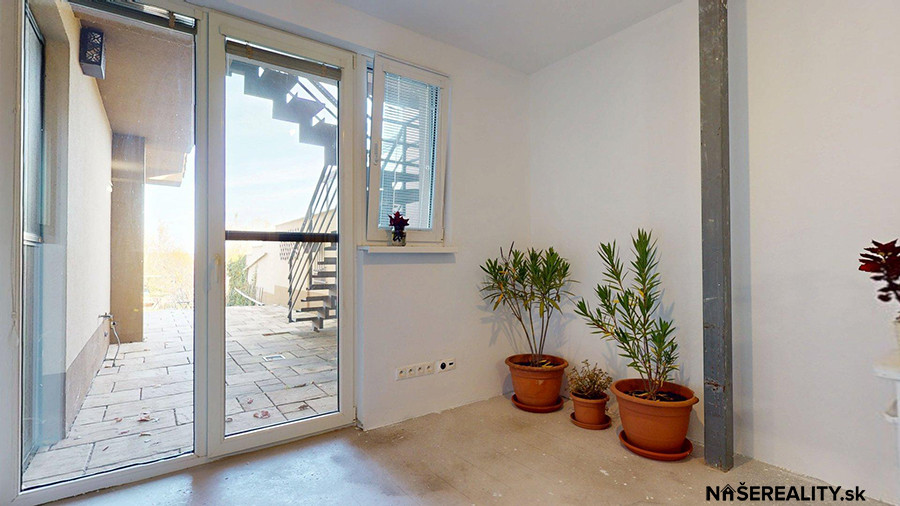 Na predaj 5-izbový rodinný dom s garážou, pivničkou a krásno - 13