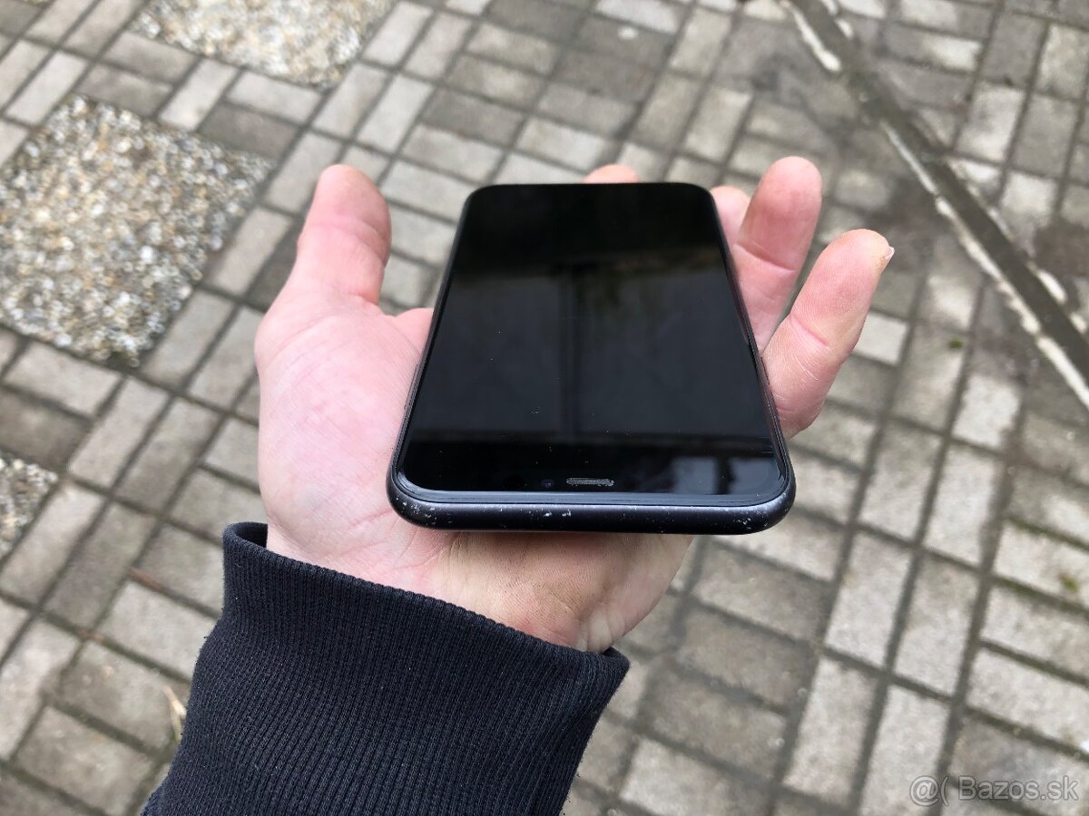 Predam iphone11 128gb 97% zdravie baterie - 13