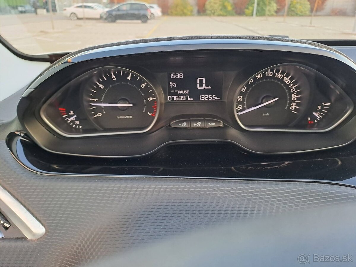 Peugeot 2008 - 13