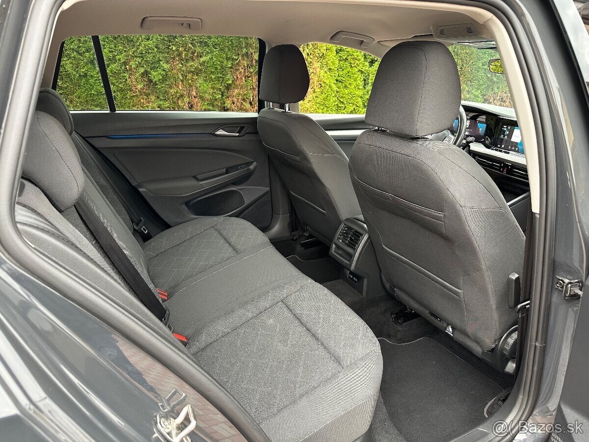Volkswagen Golf VIII - 13