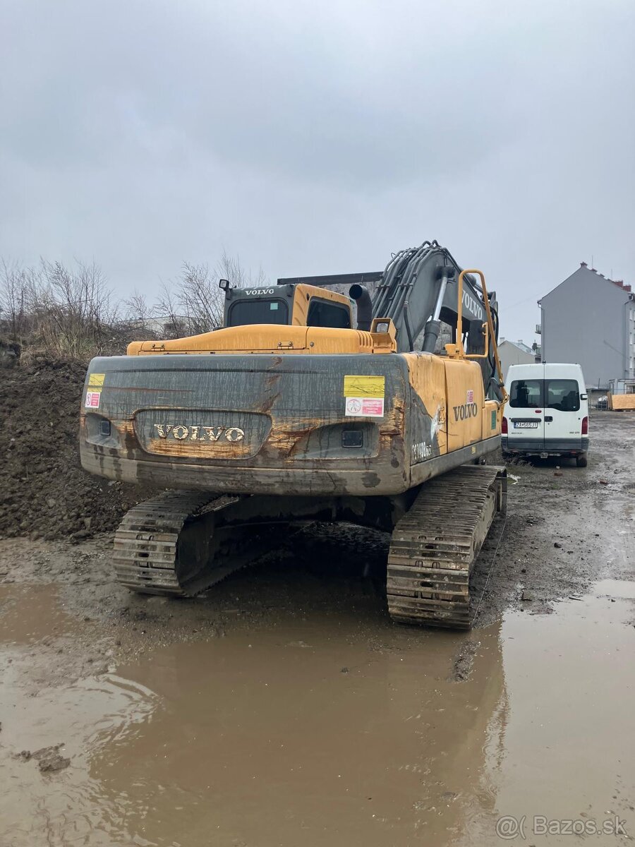 Volvo EC 240 B - 13
