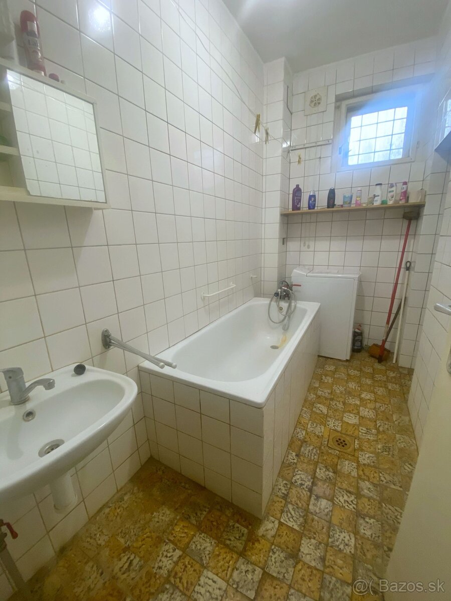 ZNÍŽENÁ CENA Rodinný dom Nitrica-pôvodný stav - 13