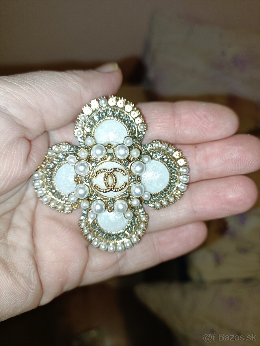 Stará brošňa Chanel - 13