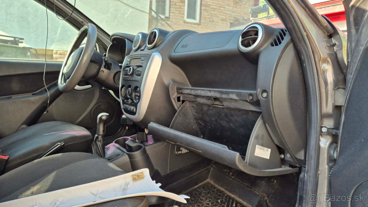 Lada Granta 1,6i 72kw - 13