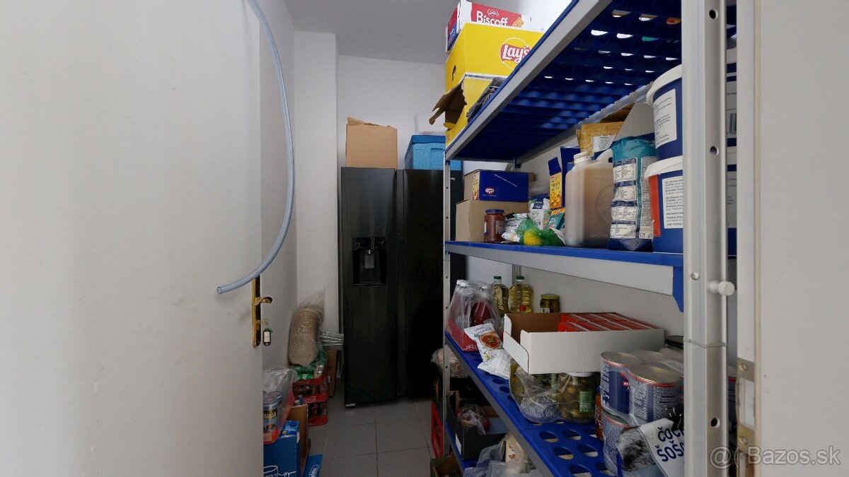 Odstúpenie - štýlové streetfood bistro v centre Trnavy - 13