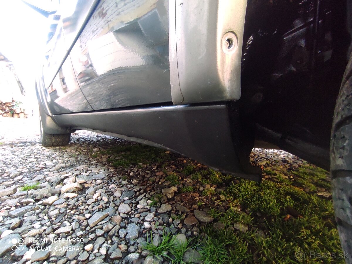 Predám TOYOTA RAV4-D4 2.0D 4X4 AWD - 13