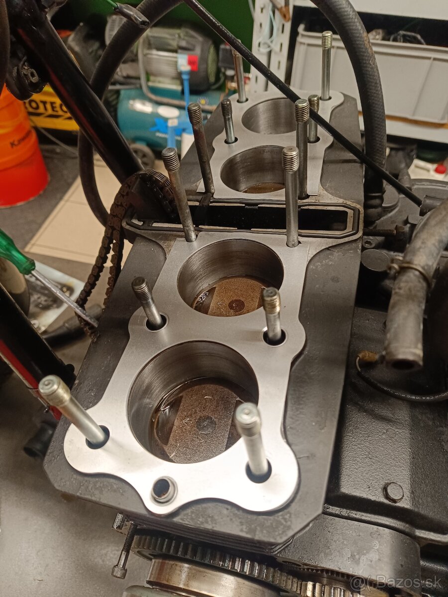 Kawasaki GPZ 1100 Unitrak - 13