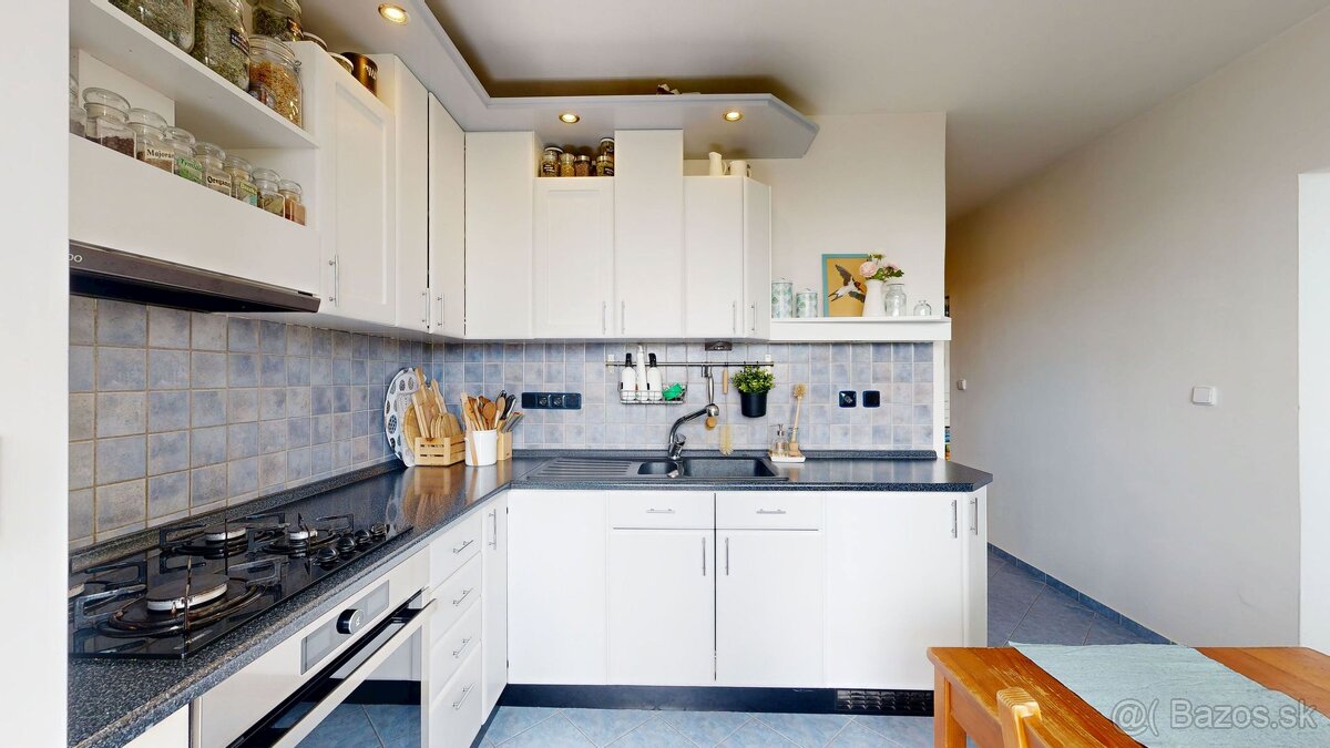 Ponúkame na predaj priestranný 3-izbový byt s loggiou na síd - 13