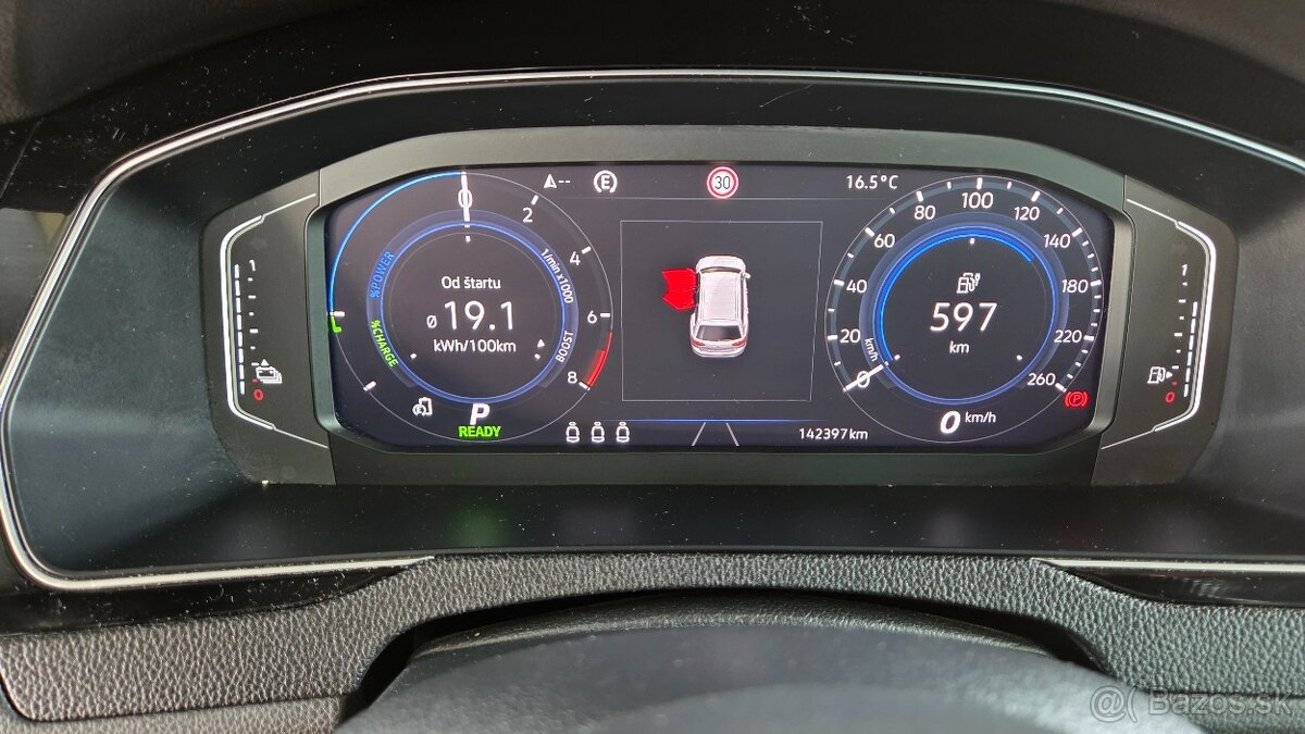 Volkswagen Passat Variant GTE - Benzín - elektro - 13