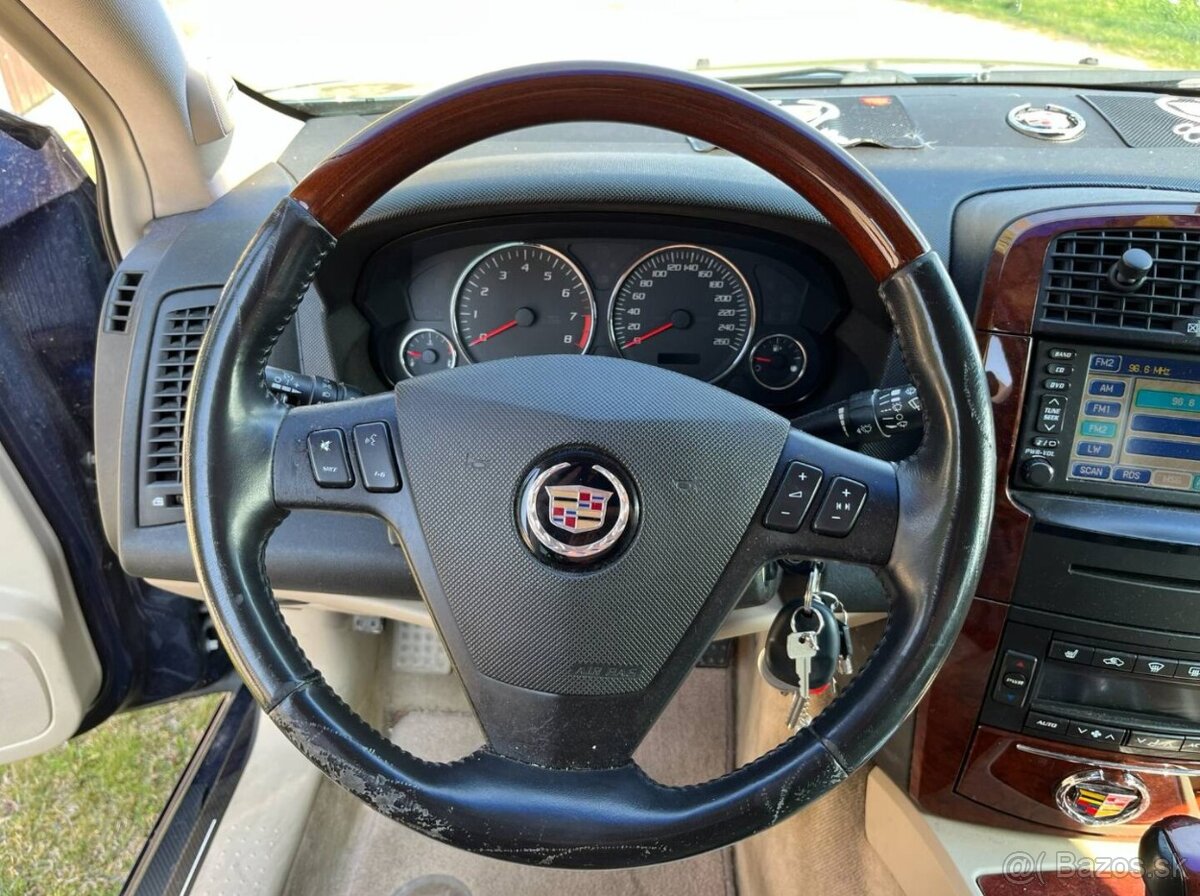 Cadillac SRX 4.6i - 13