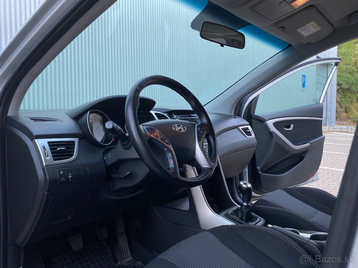 Predám Hyundai i30 KombI - 13