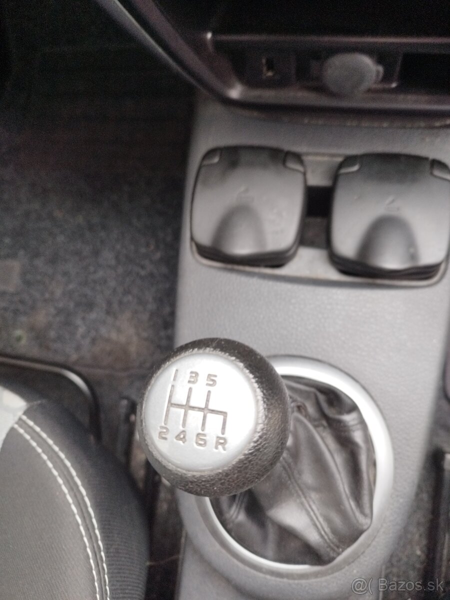 Suzuki SX4 2.0DDIS rok-2014, 2xklič,navigace - 13