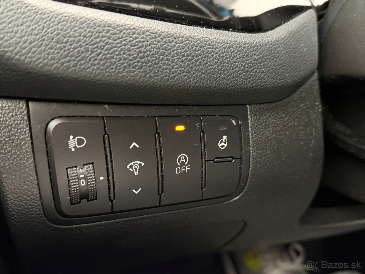 Kia Ceed 1.4i facelift 2016 Gold+ Navi Výhrev Kamera SR auto - 13